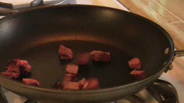 Chunks of beef dropped — Stock Video