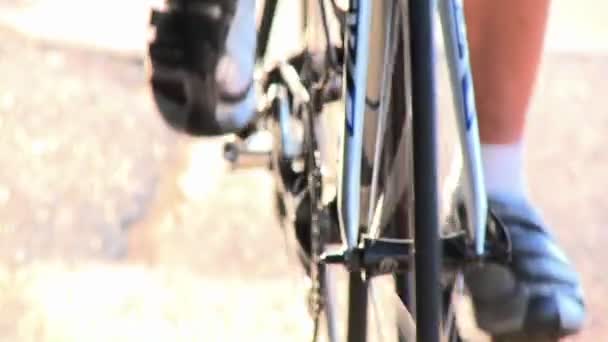 Pieds pédale un vélo . — Video