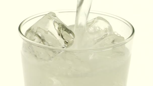 Carbonated liquid poured — Stock Video