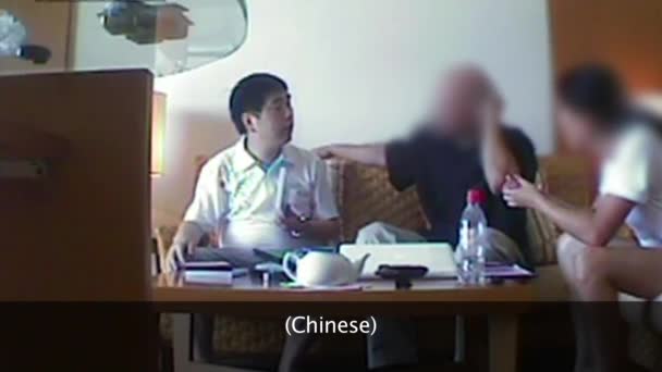 Πράκτορες προτομή μια κινεζική περνώντας λαθραία δαχτυλίδι — Αρχείο Βίντεο
