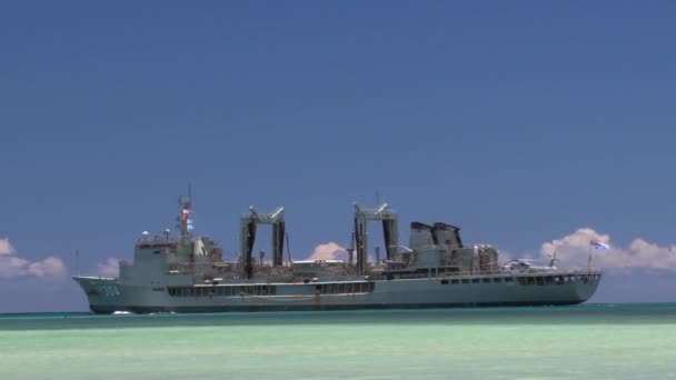 Ein kolumbianisches Marineschiff — Stockvideo