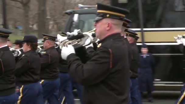 Veterans and military personnel walk in a parade — Stock Video