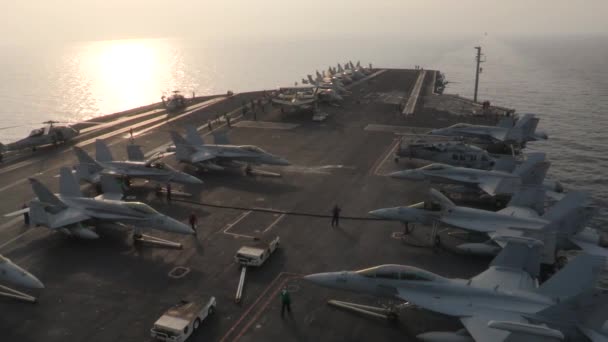 Pont d'un porte-avions en mer . — Video