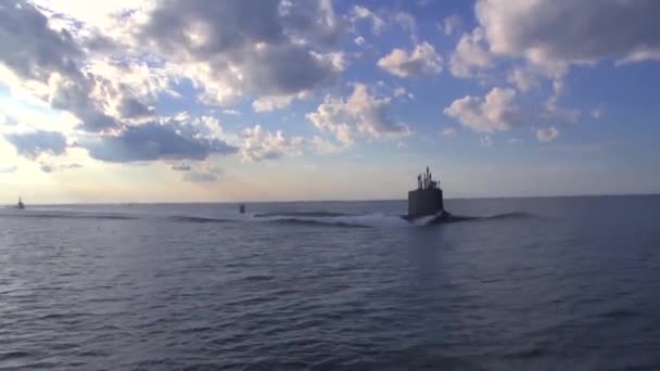 潜艇在海上运动 — 图库视频影像