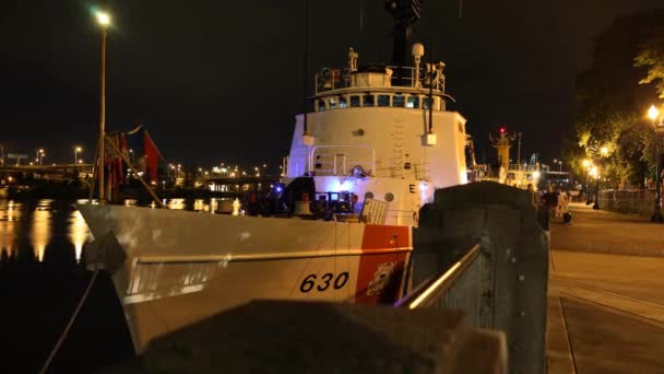 Barco da Guarda Costeira em um rio — Vídeo de Stock