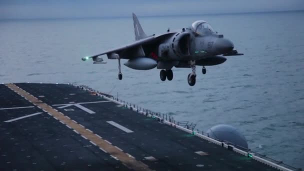 Avion Marine Harrier en action — Video