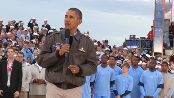 Barack Obama s'adresse à un groupe — Video