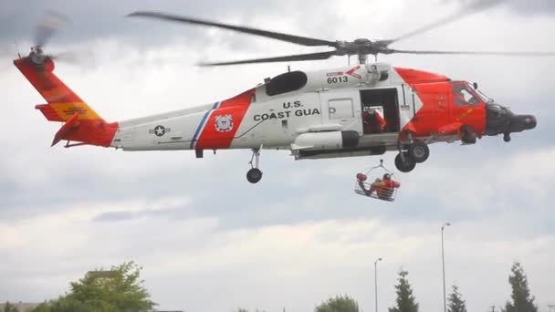 Coast Guard pátrací a záchranný tým — Stock video
