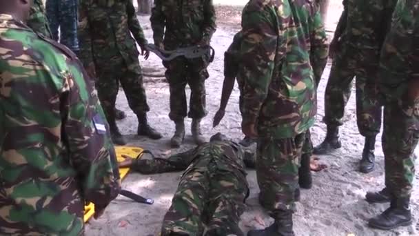 Het leger en mariniers trein strijdkrachten — Stockvideo