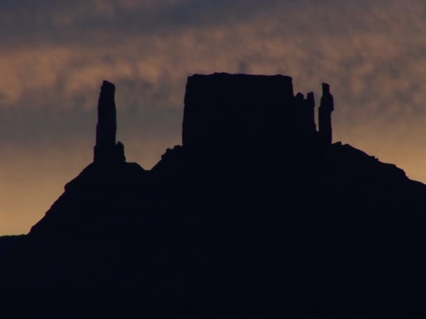 Horizont pouštní buttes a skalní útvary — Stock video