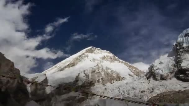 Felhők felett Lho La mozgó — Stock videók
