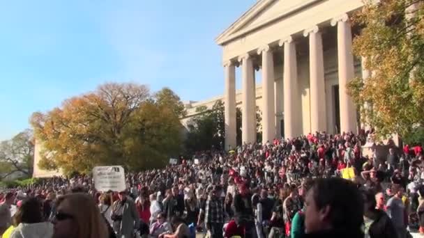 Foule au rassemblement de Jon Stewart et Stephen Colbert — Video