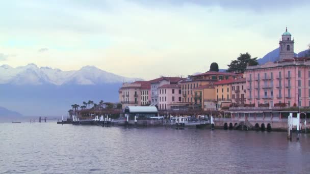 Como Gölü'nün kıyısında Bellagio — Stok video
