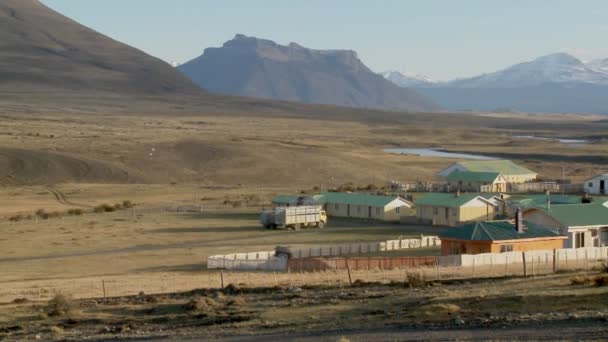 Boerderij in een afgelegen gebied van Patagonië — Stockvideo