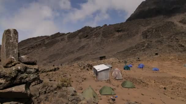 Camp op Kilimanjaro trek — Stockvideo