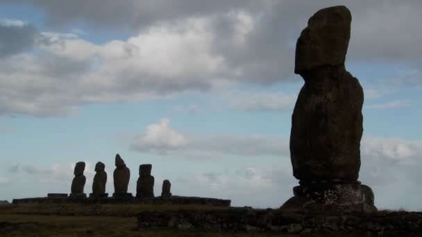 Estatuas místicas de la Isla de Pascua — Vídeo de stock