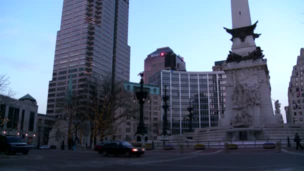 Budynki z Indianapolis o zmierzchu — Wideo stockowe