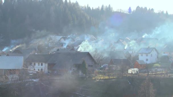 Falvak szennyezi a környezetet — Stock videók