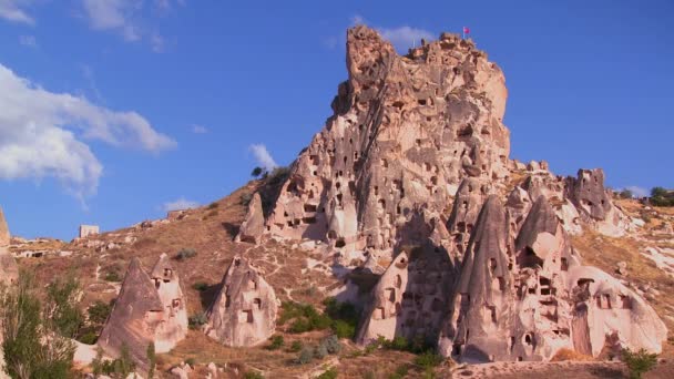 Torenhoge woningen in Cappadocië — Stockvideo