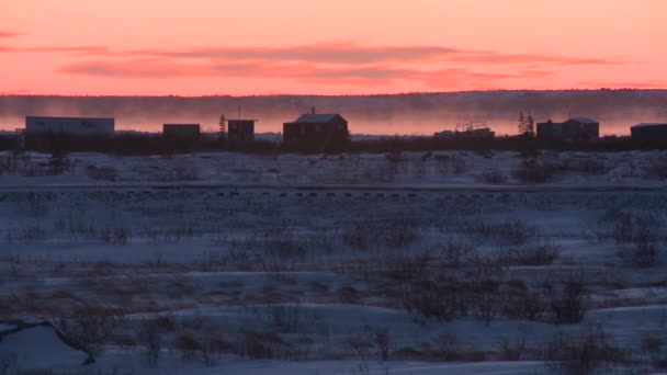 Cabanas no assentamento Hudson Bay de Churchill — Vídeo de Stock