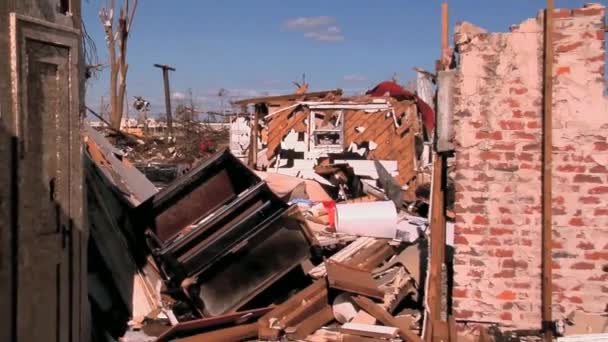 2011 tornado devastates Tuscaloosa — Stock Video