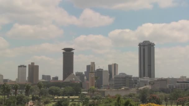 Moln över staden Nairobi — Stockvideo