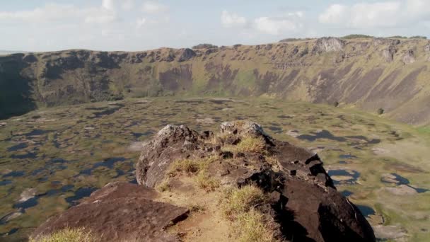 Cráter de cono volcánico en Isla de Pascua — Vídeos de Stock