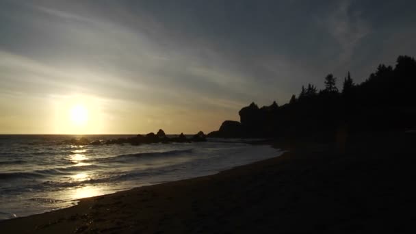 Sonnenuntergang entlang der oregonischen Küste — Stockvideo
