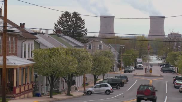 町は原子力発電によって供給 — ストック動画