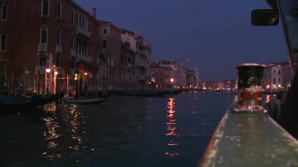 Hermosos canales de Venecia — Vídeo de stock