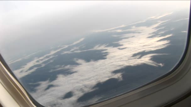 Vliegen over wolken — Stockvideo