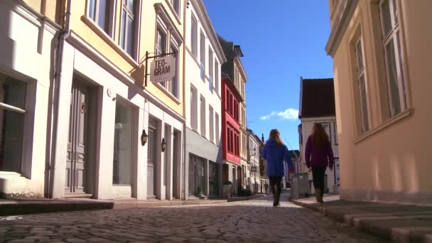 Obytné ulice v Bergenu — Stock video