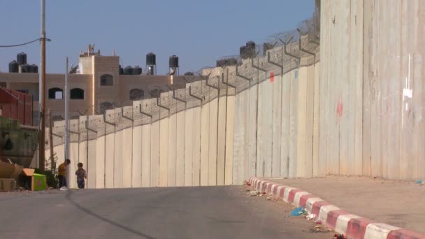 Västbanken barriär — Stockvideo