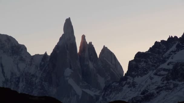 Fitzroy-Gebirge in Patagonien — Stockvideo