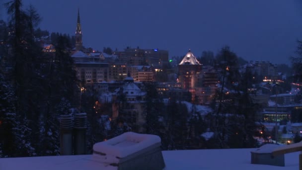 Πόλη St Moritz τη νύχτα — Αρχείο Βίντεο