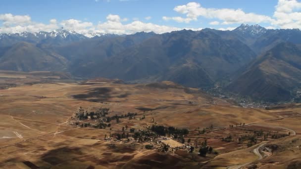 Pueblo en Valle Sagrado — Vídeo de stock