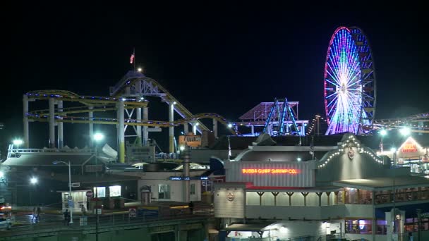 Santa Monica pier i Los Angeles — Stockvideo