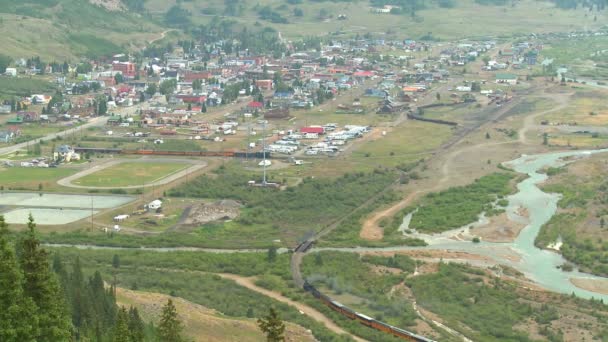 Stoomtrein die aankomen in Silverton — Stockvideo