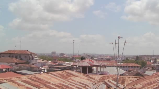 스톤 타운의 부패 지붕 — 비디오