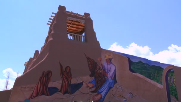 Budynek z Southwest malowania Adobe — Wideo stockowe