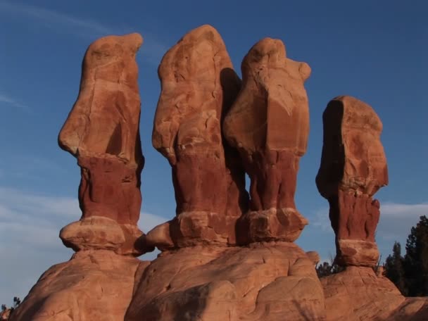 Formaciones rocosas en el Parque Nacional Canyonlands — Vídeo de stock