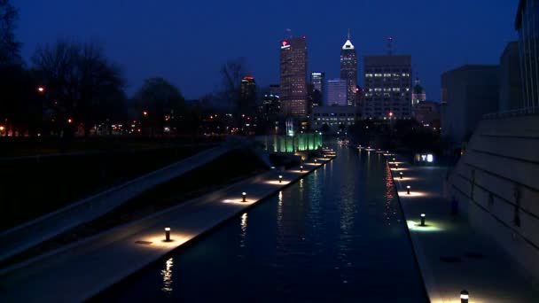 Staden Indianapolis på natten — Stockvideo