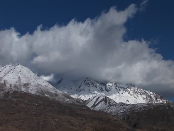 Montanhas cobertas de neve no sul do Utah — Vídeo de Stock