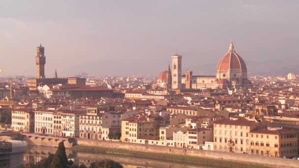 Nuages se déplaçant sur Florence — Video