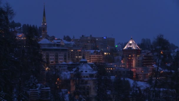 Πόλη St Moritz τη νύχτα — Αρχείο Βίντεο