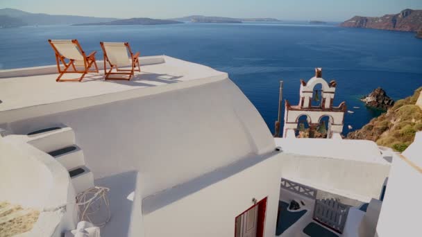 Chaises assis sur le balcon — Video