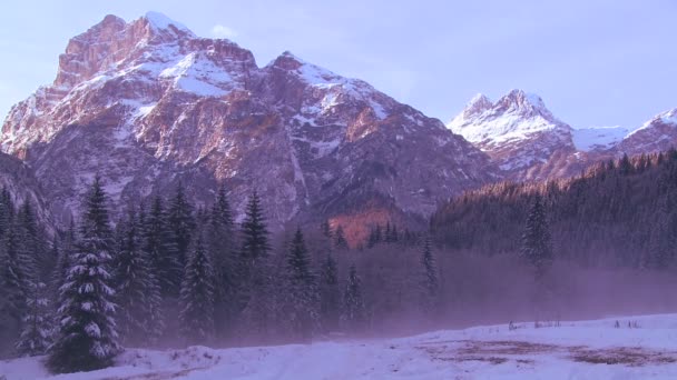 Luz de la mañana en los Alpes — Vídeo de stock