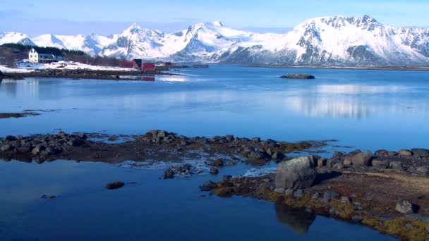 Pueblo en el Ártico Islas Lofoten — Vídeo de stock