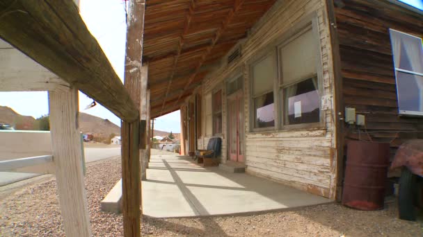 La fachada del bar en el desierto — Vídeo de stock