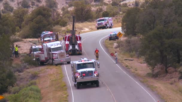 Accidente en la carretera características policía — Vídeos de Stock